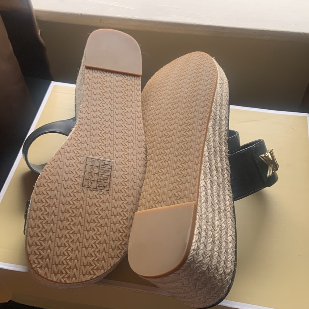 Michael Kors Sidney Wedge - Picture 3 of 4